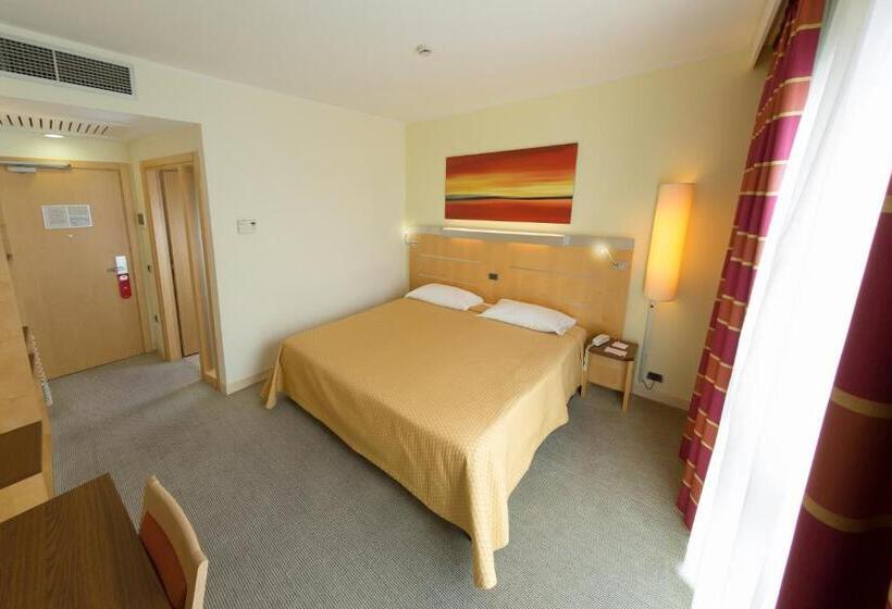 标准间, Unaway Cesena Nord