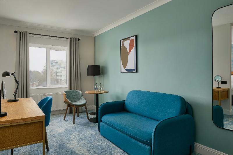 اتاق خانوادگی, Waterford Marina