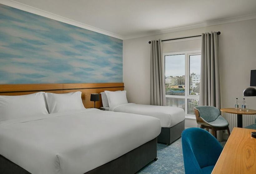 اتاق استاندارد سه نفره, Waterford Marina