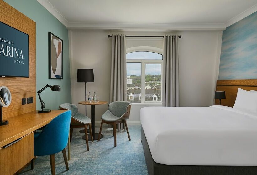 스탠다드 룸 킹사이즈 침대, Waterford Marina