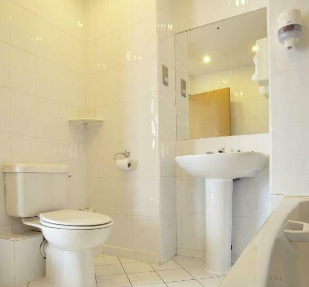 اتاق خانوادگی, Waterford Marina