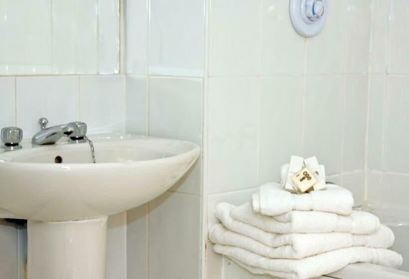 اتاق خانوادگی, Waterford Marina