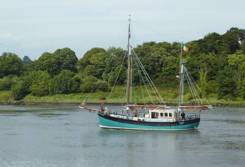 패밀리 룸, Waterford Marina