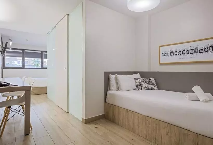 اتاق استاندارد سه نفره, Aparthotel Bcn Montjuic