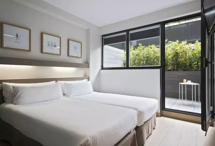 Standard Triple Room with Terrace, Aparthotel Bcn Montjuic