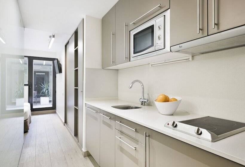 Семейный Номер, Aparthotel Bcn Montjuic