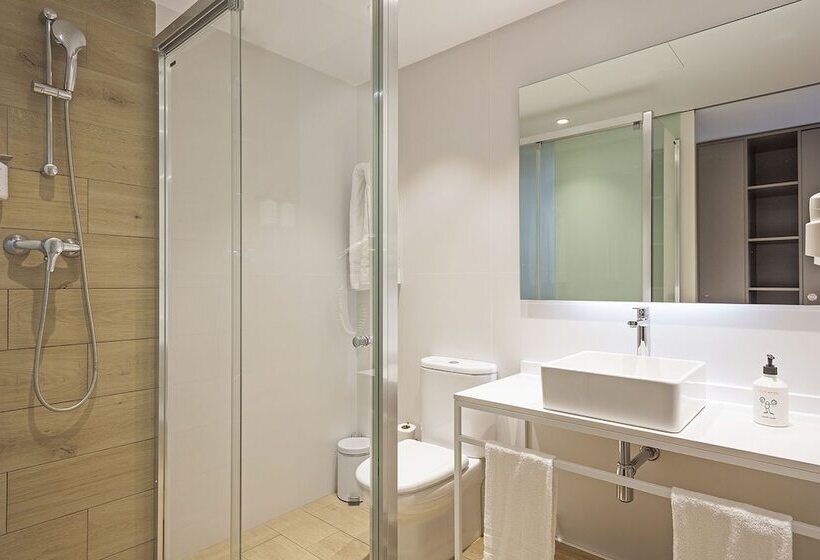 اتاق استاندارد سه نفره, Aparthotel Bcn Montjuic