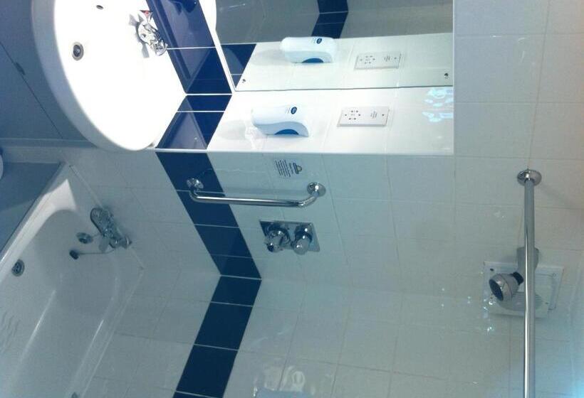 Номер Стандарт, Days Inn Hotel Sheffield South