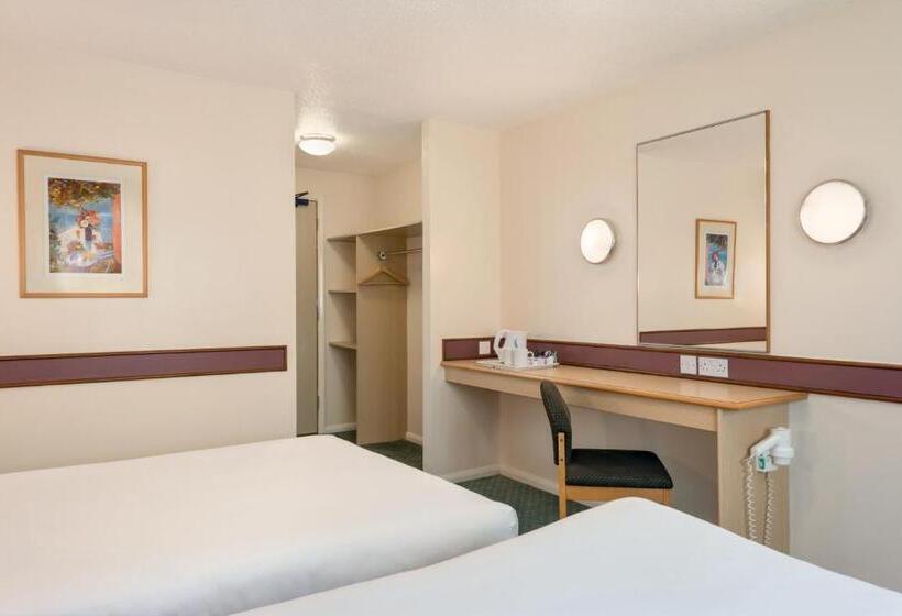 Номер Стандарт, Days Inn Hotel Sheffield South