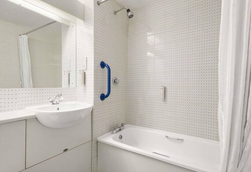 Номер Стандарт, Days Inn Hotel Sheffield South
