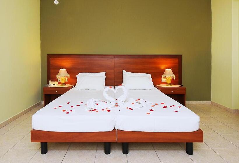 标准间, Esmeralda