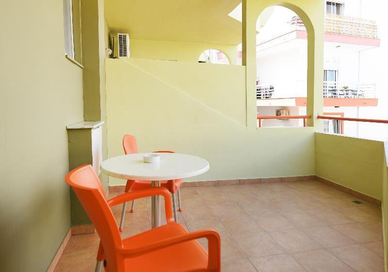 标准间, Esmeralda