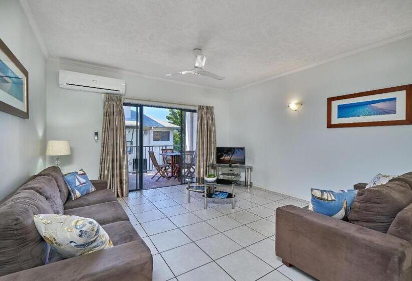 شقة غرفتين, Getaway On Grafton