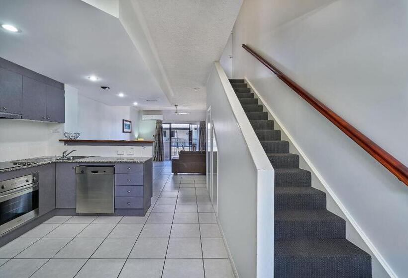 شقة غرفتين, Getaway On Grafton