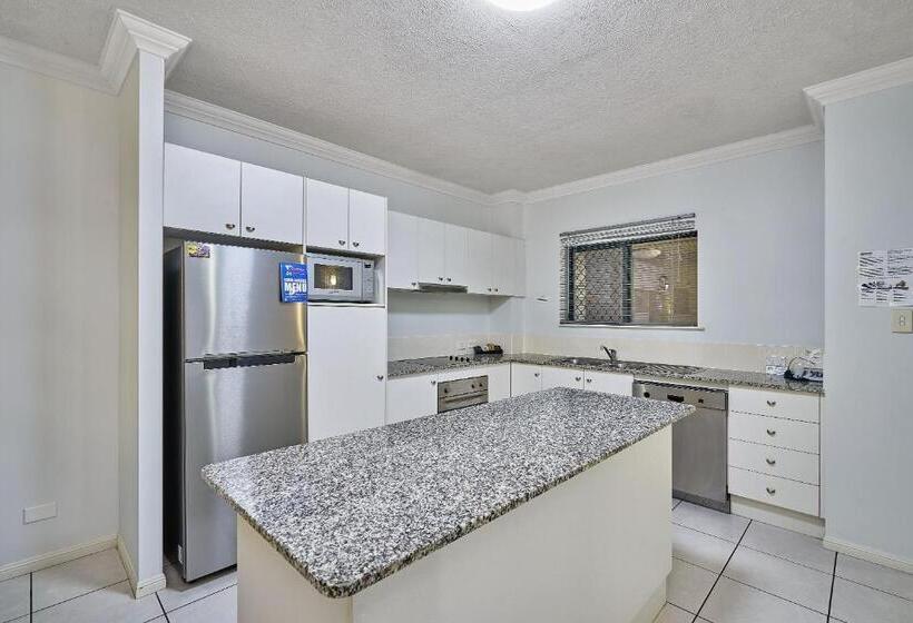 شقة غرفة واحدة, Getaway On Grafton