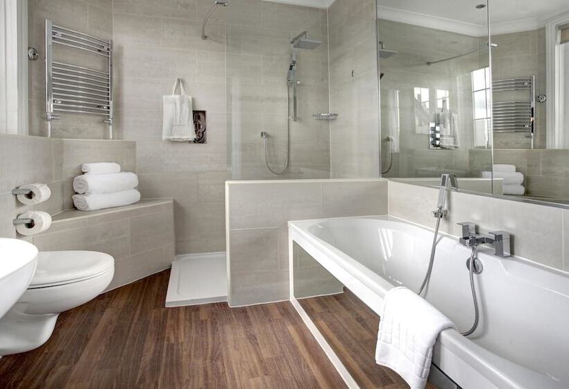 סוויטה, Ivy Hill Hotel, Sure Hotel Collection By Best Western