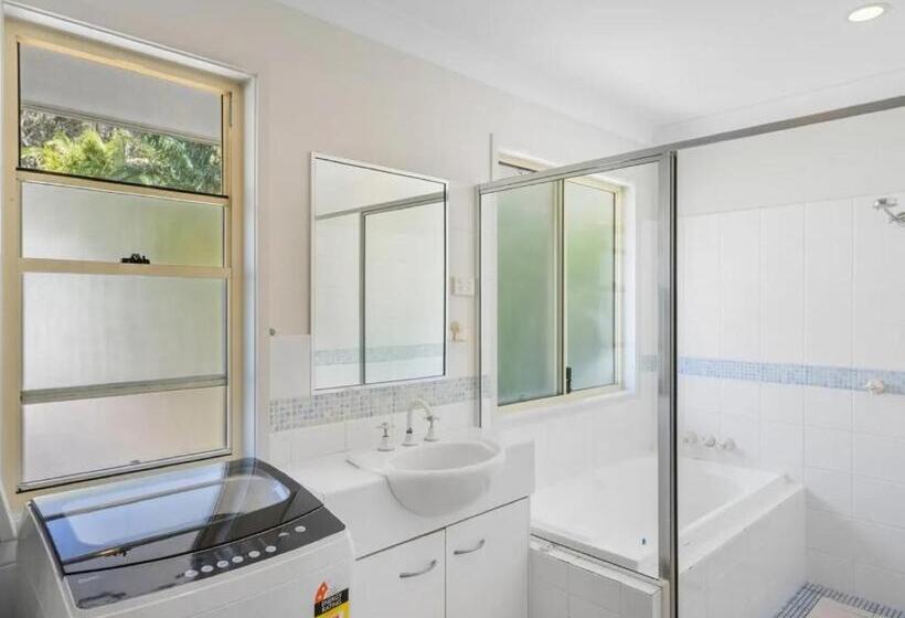 Апартаменты 1 Спальня, Byron Lakeside Holiday Apartments