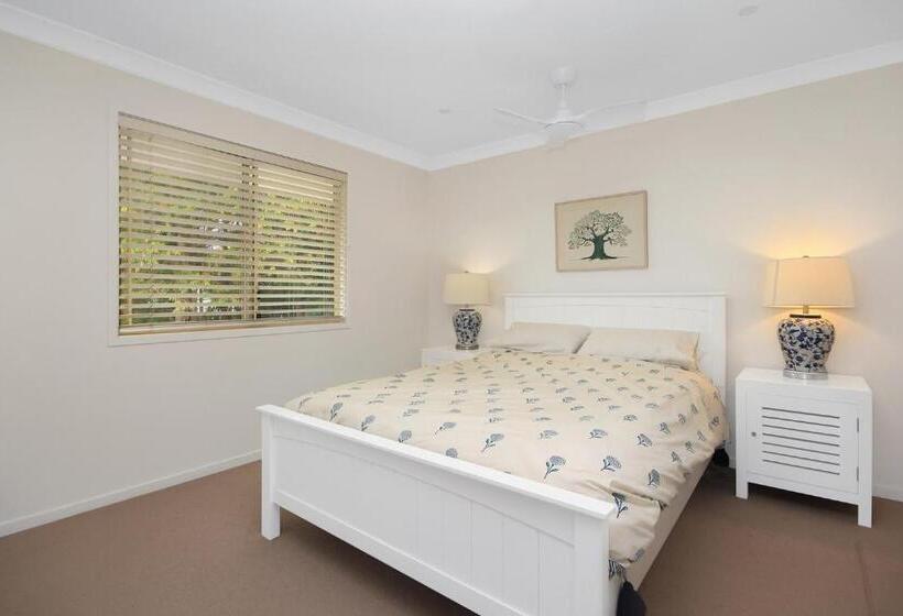 Апартаменты Deluxe 3 Спальни, Byron Lakeside Holiday Apartments