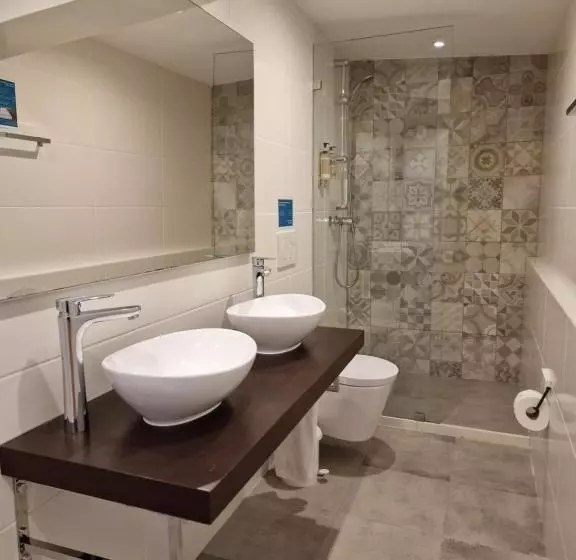 اتاق لوکس, Casa Do Alto