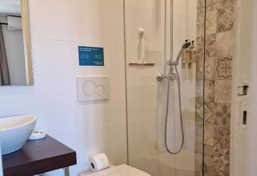 اتاق اکونومی, Casa Do Alto