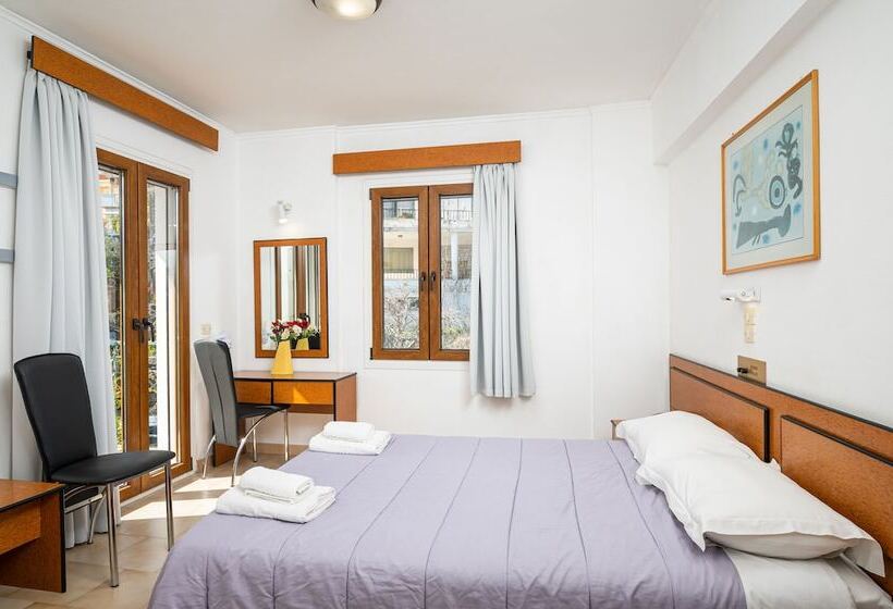 اتاق استاندارد, Emily