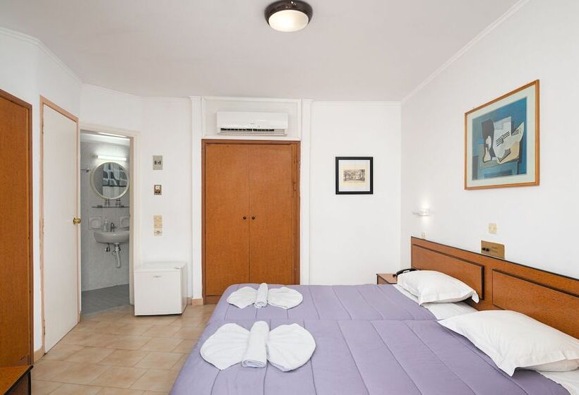 اتاق استاندارد, Emily