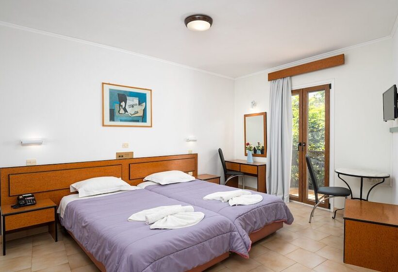 اتاق استاندارد, Emily