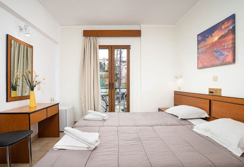 اتاق استاندارد سه نفره, Emily