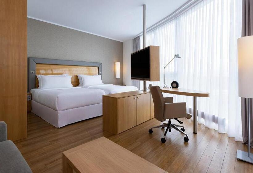 جناح جونيور, Four Points By Sheraton Panoramahaus Dornbirn