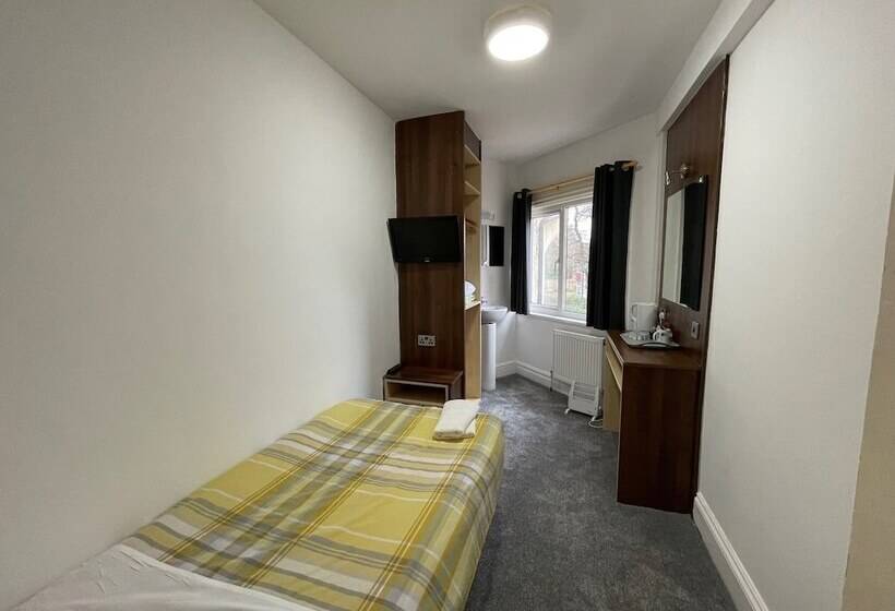 חדר סטנדרד יחיד חדר אמבטיה משותף, Gainsborough Lodge