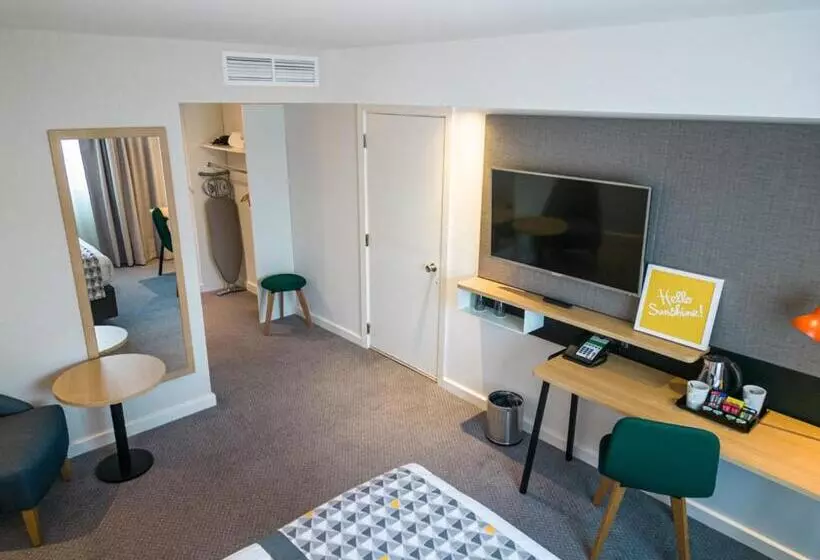 キングサイズベッドのエクゼクティブルーム, Holiday Inn South Normanton M1, Jct.28, An Ihg