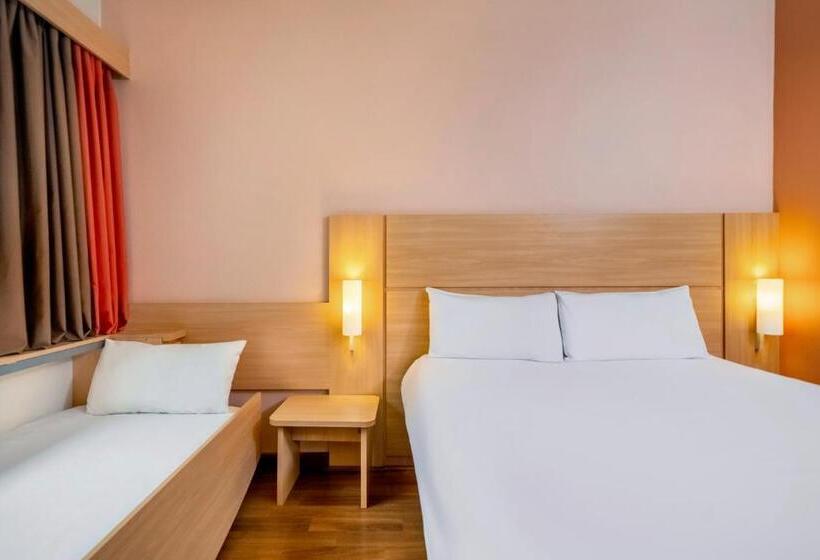 اتاق خانوادگی, Ibis Malaga Centro Ciudad