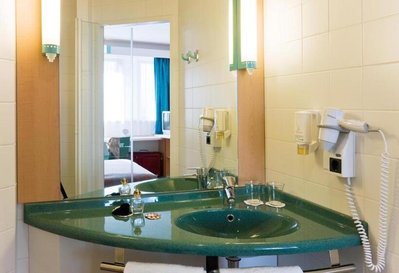 Habitación Familiar, Ibis Malaga Centro Ciudad
