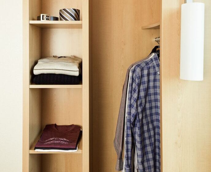 اتاق خانوادگی, Ibis Malaga Centro Ciudad