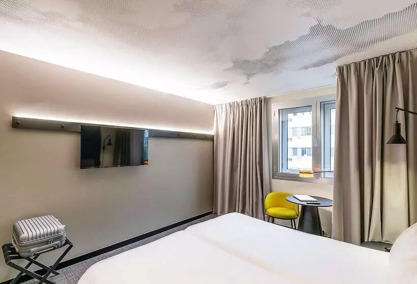 اتاق خانوادگی, Ibis Malaga Centro Ciudad