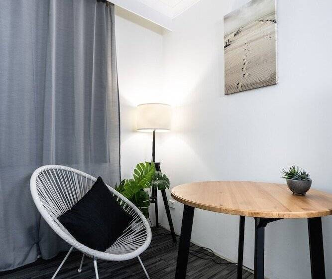 Quarto Deluxe, Joondalup City