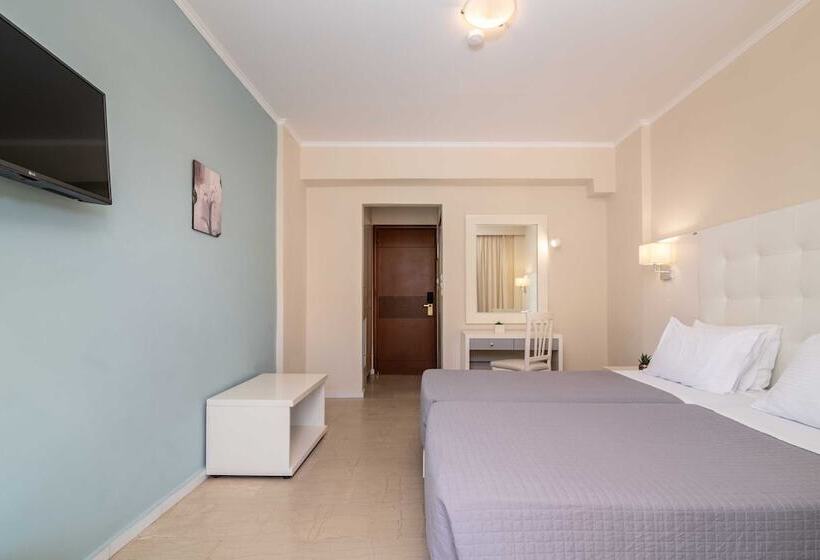 اتاق استاندارد با چشم‌انداز استخر, Karras Grande Resort