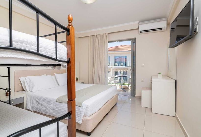 اتاق خانوادگی با چشم‌انداز استخر, Karras Grande Resort