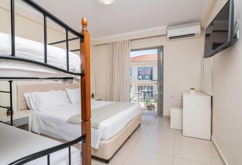 اتاق خانوادگی با چشم‌انداز استخر, Karras Grande Resort