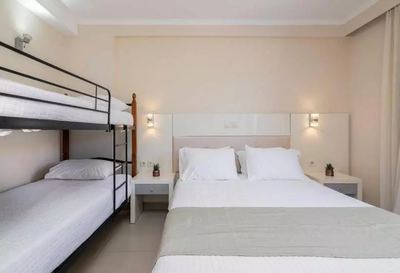 اتاق خانوادگی با چشم‌انداز استخر, Karras Grande Resort