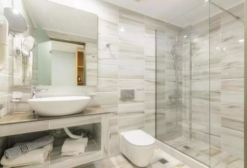 سوییت خانوادگی, Karras Grande Resort