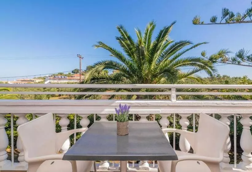 اتاق استاندارد با چشم‌انداز, Karras Grande Resort