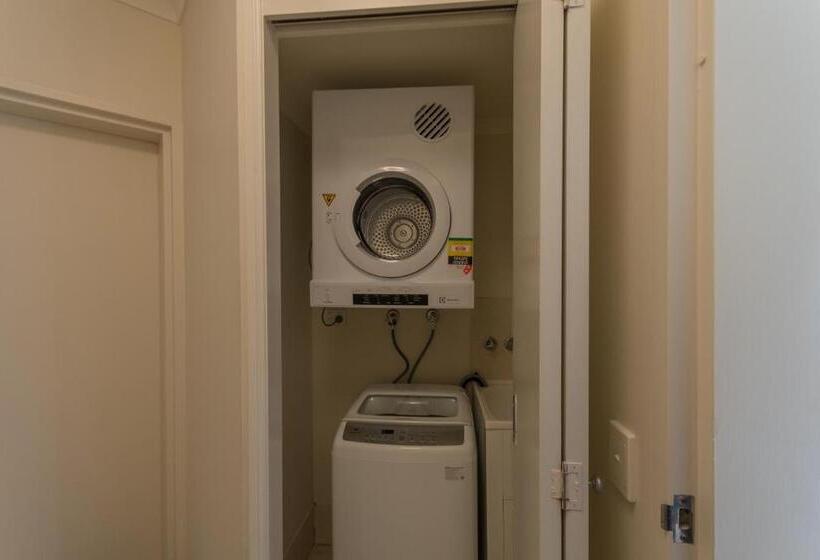 スタンダードスタジオ, Meridian At Port Douglas   Adults Only