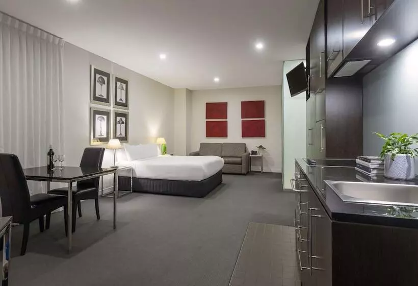 استودیوی استاندارد, Oaks Melbourne On Collins Suites