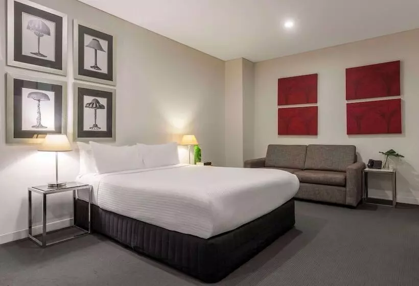استودیوی استاندارد, Oaks Melbourne On Collins Suites
