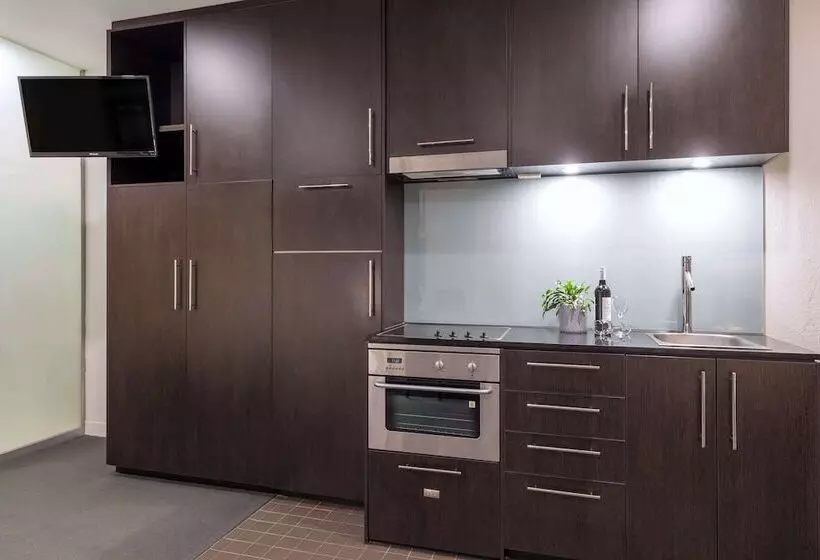 استودیوی استاندارد, Oaks Melbourne On Collins Suites