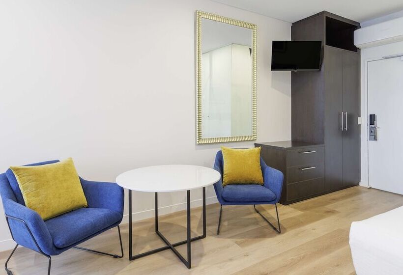 エクゼクティブワンルーム, Oaks Melbourne On Collins Suites