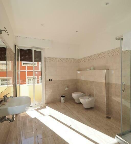 חדר סופריור, Osimar