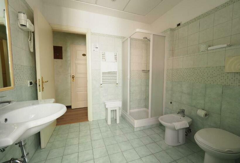 חדר סופריור, Osimar