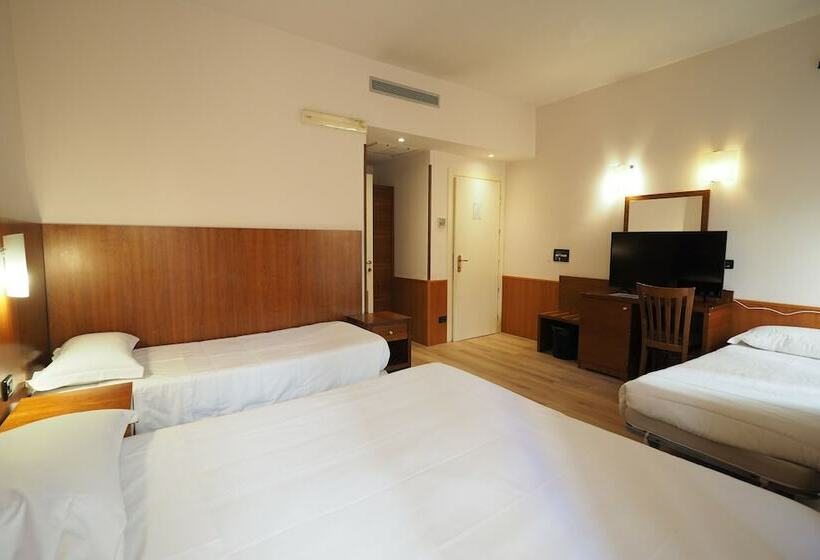 חדר סטנדרט לארבעה, Osimar